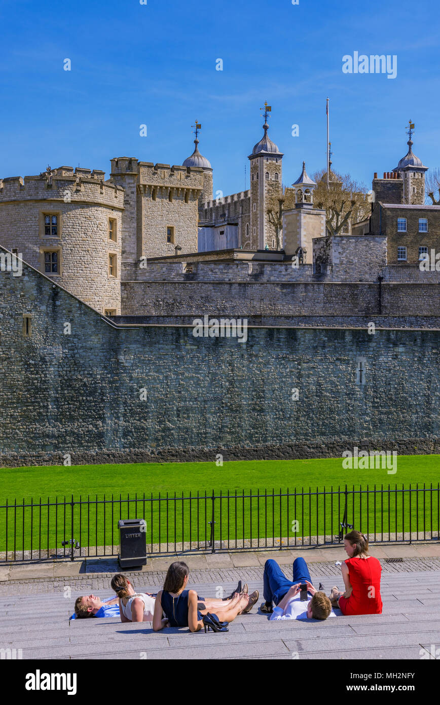 LONDON, Großbritannien - 19 April: Dies ist ein Blick auf die berühmte Tower von London Eine historische Sehenswürdigkeiten und beliebten Reiseziel in zentralen Londo Stockfoto