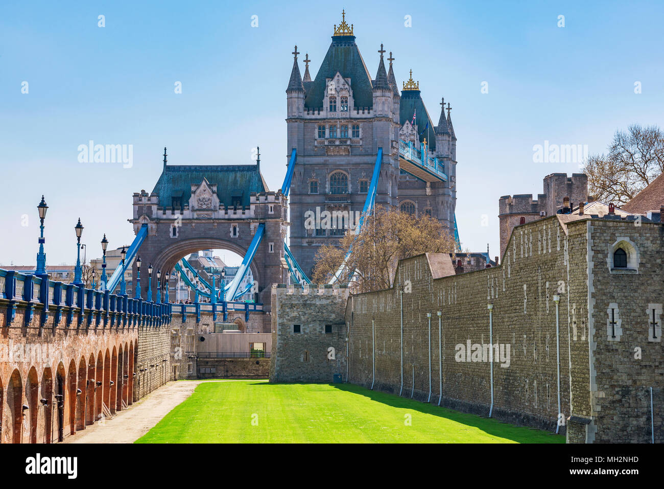 Blick auf die berühmte Tower Bridge und Tower von London Stockfoto