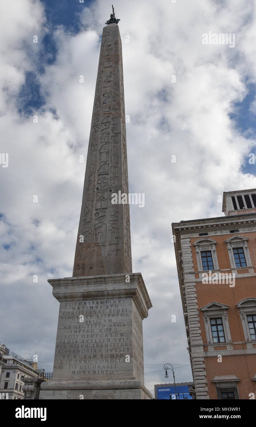 Obelisken von Thutmosis III. in San Giovanni in Laterano entfernt. Ursprünglich von 18. Dynastie Pharao Thutmosis III. in Auftrag gegeben, wurde es von seinem grandso abgeschlossen Stockfoto