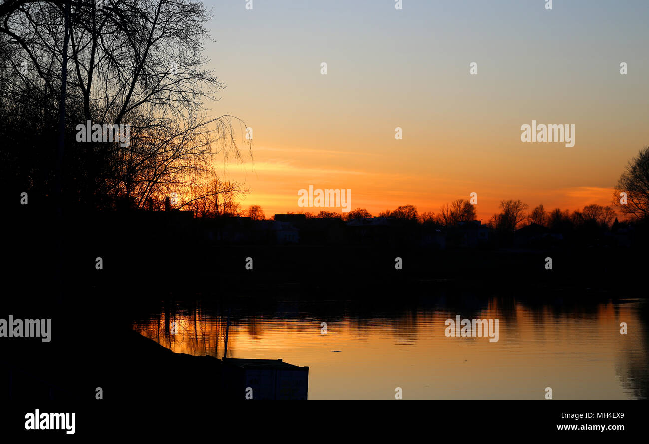 Stock Foto Sonnenuntergang am Fluss Stockfoto