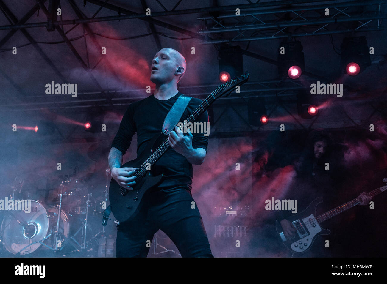 Mailand, Italien - 28. April 2018: Die Schweizer Folk alternative metal band Keller Darling aus Winterthur und Luzern, führt bei Insubria Festival der Marcallo con Casone (MI). Brambilla Simone Live News Fotograf Credit: Simone Brambilla / alamy Leben Nachrichten Stockfoto