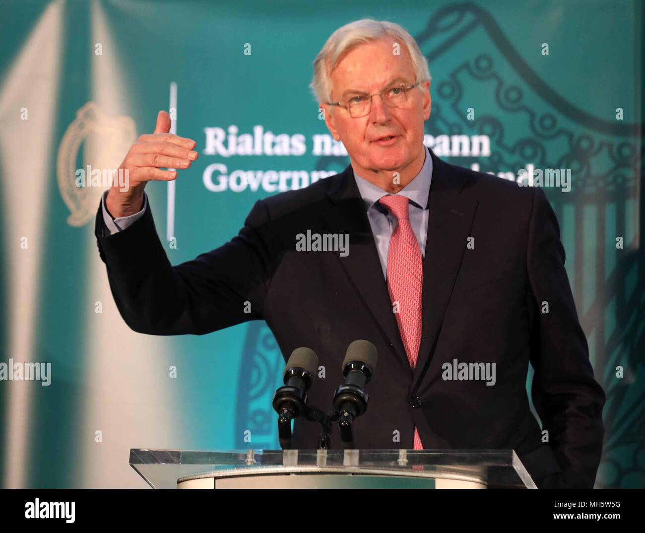 Dublin, Irland. 30.April 2018. All-Island staatsbürgerlichen Dialog über Brexit: Vierte Plenartagung in Dundlak Institut für Technologie. Chief Brexit Verhandlungsführer Michel Barnier bei einer Pressekonferenz an einem all-island staatsbürgerlichen Dialog über Brexit: Vierte Plenartagung in Dundlak Institut für Technologie. Foto: Eamonn Farrell/RollingNews. ie Credit: RollingNews.ie/Alamy leben Nachrichten Stockfoto