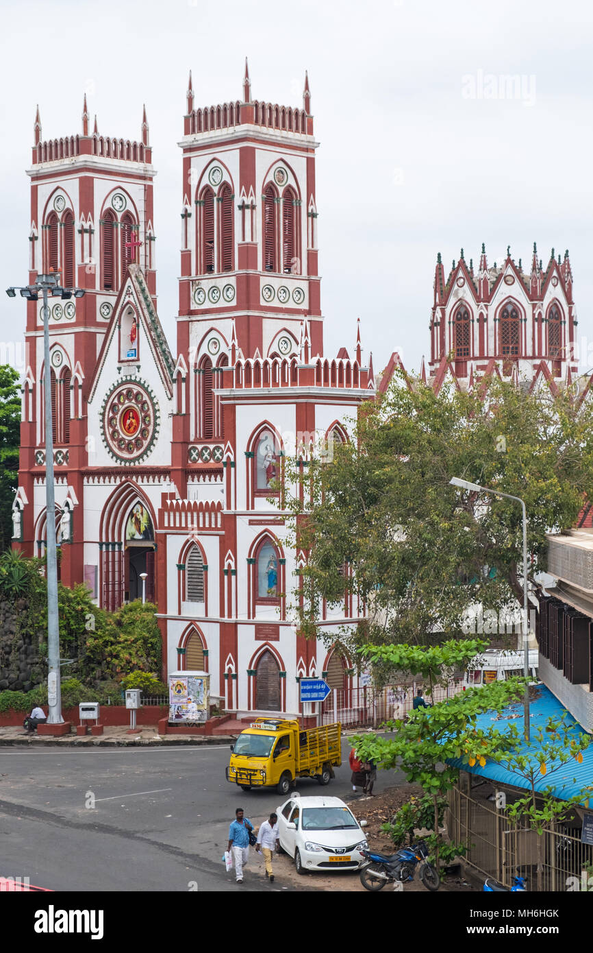 Pondicherry, Indien - 17. März 2018: Der römisch-katholische Basilika des Heiligen Herzens Jesu, die stammt aus dem frühen 20. Jahrhundert Stockfoto