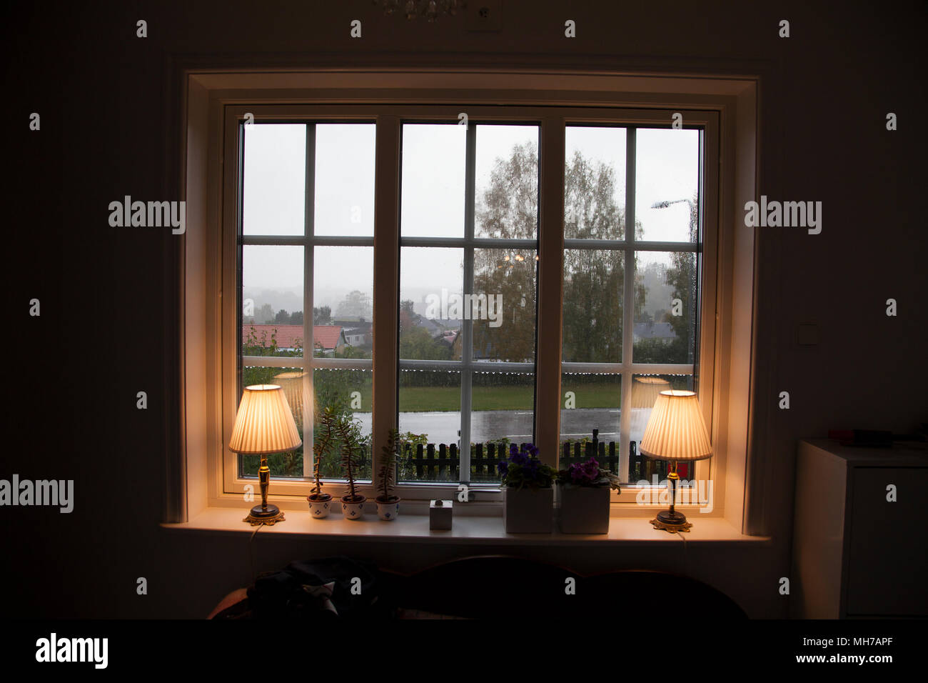 Blick durch Windows einen regnerischen Tag 2017 Stockfoto