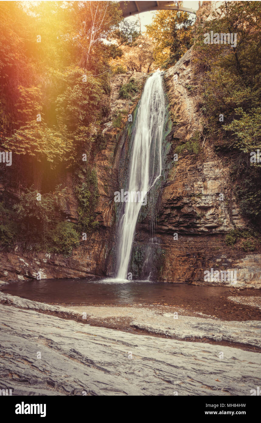 Wasserfall In Botanischen Garten Tbilissi Georgien Stockfoto