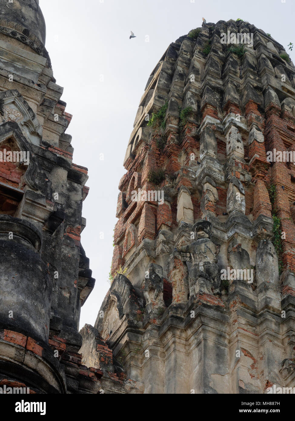 Landschaft der wichtigsten Pagode in Abstimmung Hall des Wat Phra Ram Tempel, archäologischen oder historischen Ort, oder antike Überreste, berühmte touristische Reiseziel in der Provinz Phra Nakhon Si Ayutthaya, Thailand Stockfoto