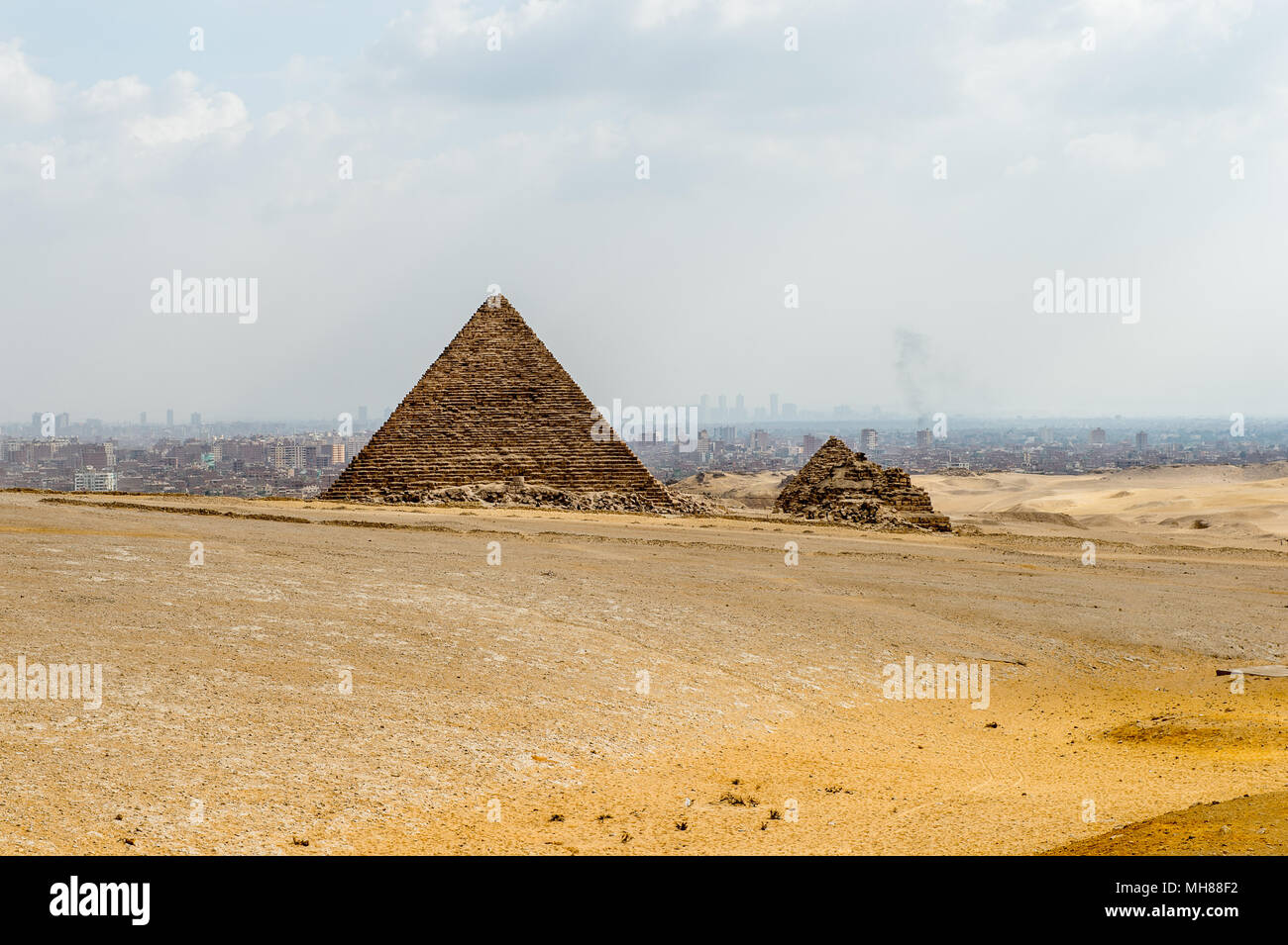 Wann Wurde Die Pyramide Von Gizeh Gebaut Pyramide des Menkaure, die Giza Plateau, die kleinste der drei