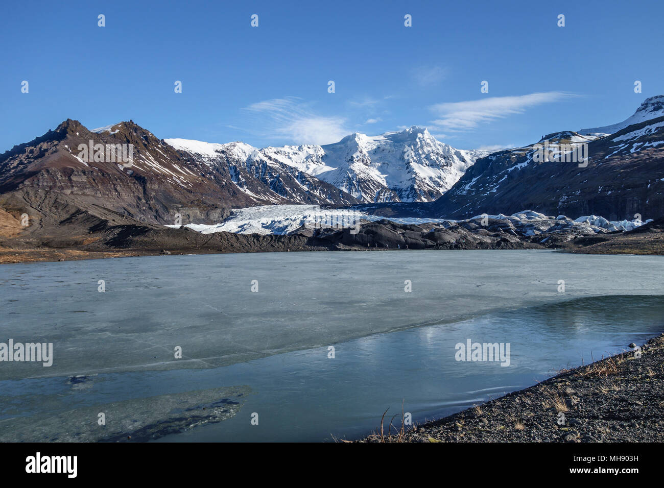 Skaftafell, Island. Die kleinen Gletschersee am Fuße des Svínafellsjökull Gletscher 'Zunge' Stockfoto