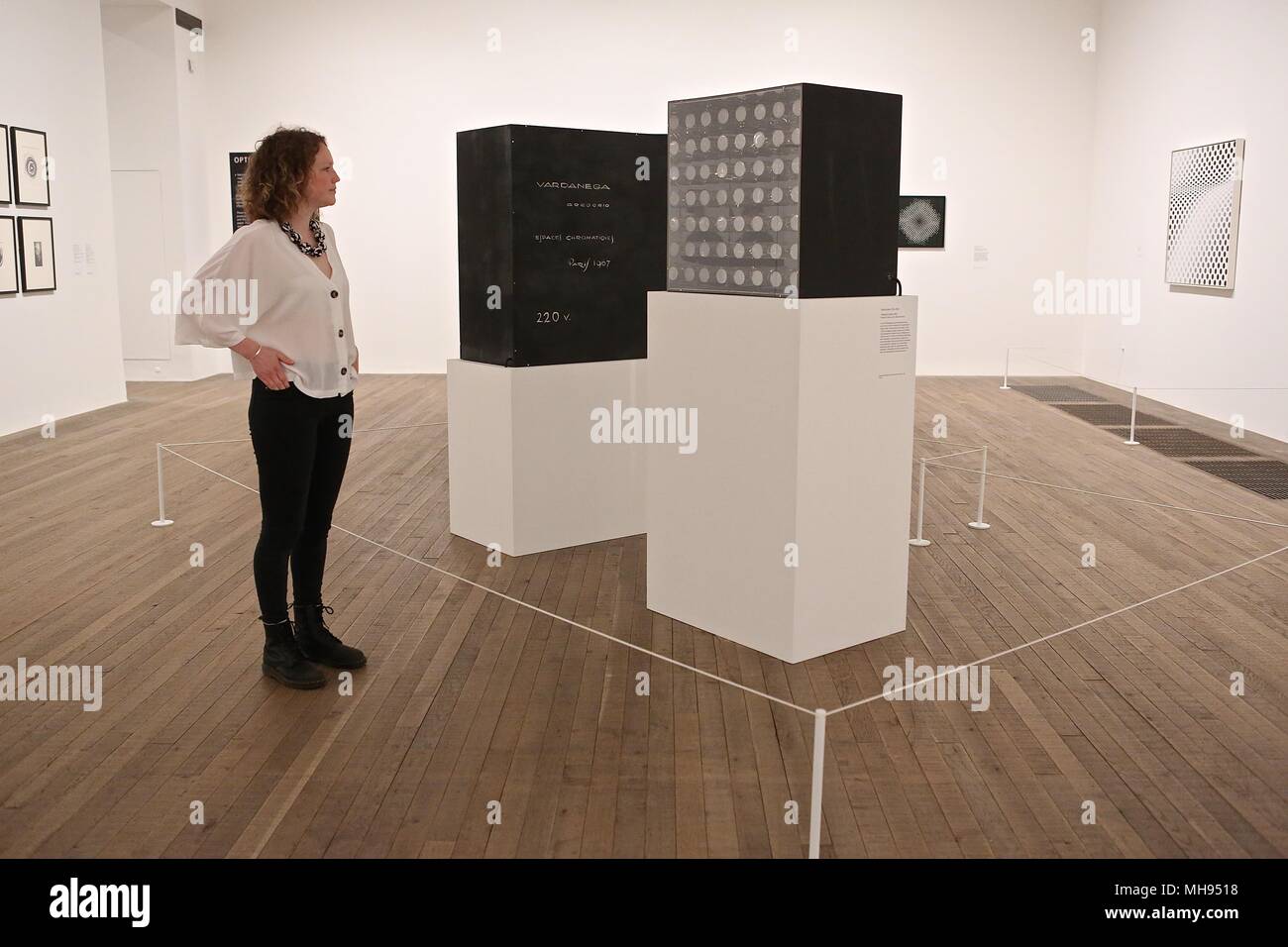 Form des Lichts 100 Jahre Fotografie und abstrakter Kunst 2. Mai - 14. Okt. 2018 Stockfoto