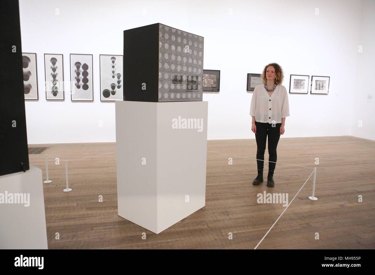 Form des Lichts 100 Jahre Fotografie und abstrakter Kunst 2. Mai - 14. Okt. 2018 Stockfoto