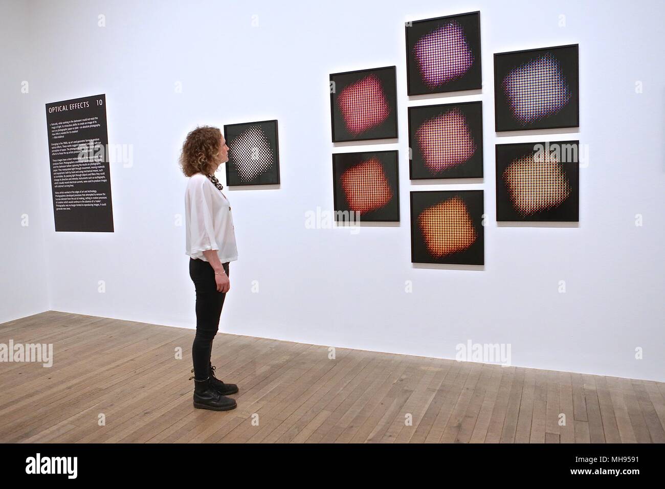 Form des Lichts 100 Jahre Fotografie und abstrakter Kunst 2. Mai - 14. Okt. 2018 Stockfoto