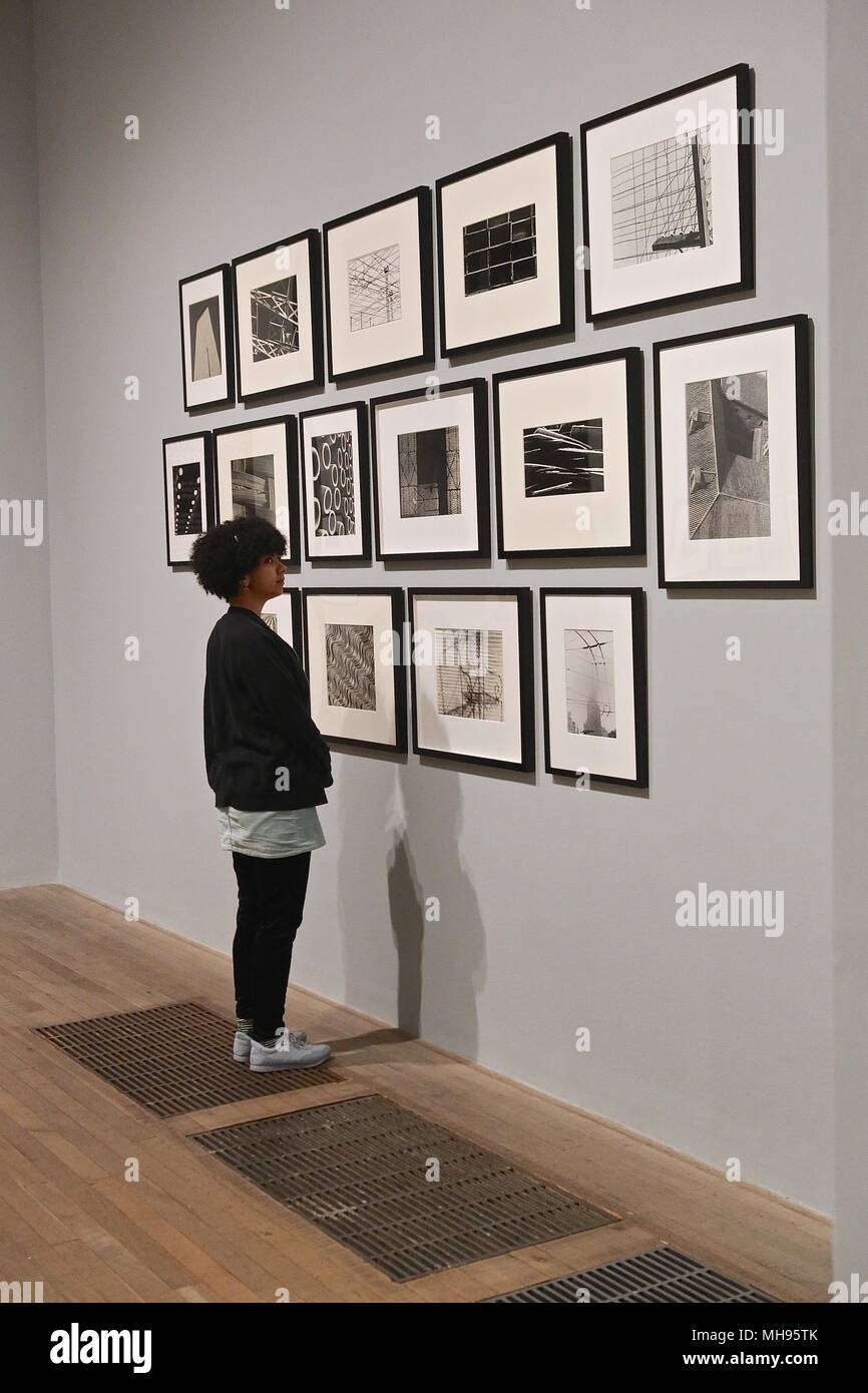 Form des Lichts 100 Jahre Fotografie und abstrakter Kunst 2. Mai - 14. Okt. 2018 Stockfoto