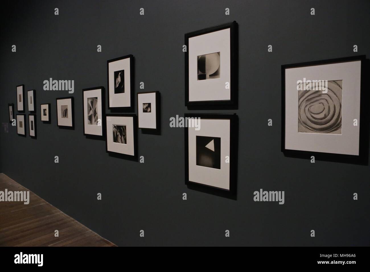 Form des Lichts 100 Jahre Fotografie und abstrakter Kunst 2. Mai - 14. Okt. 2018 Stockfoto