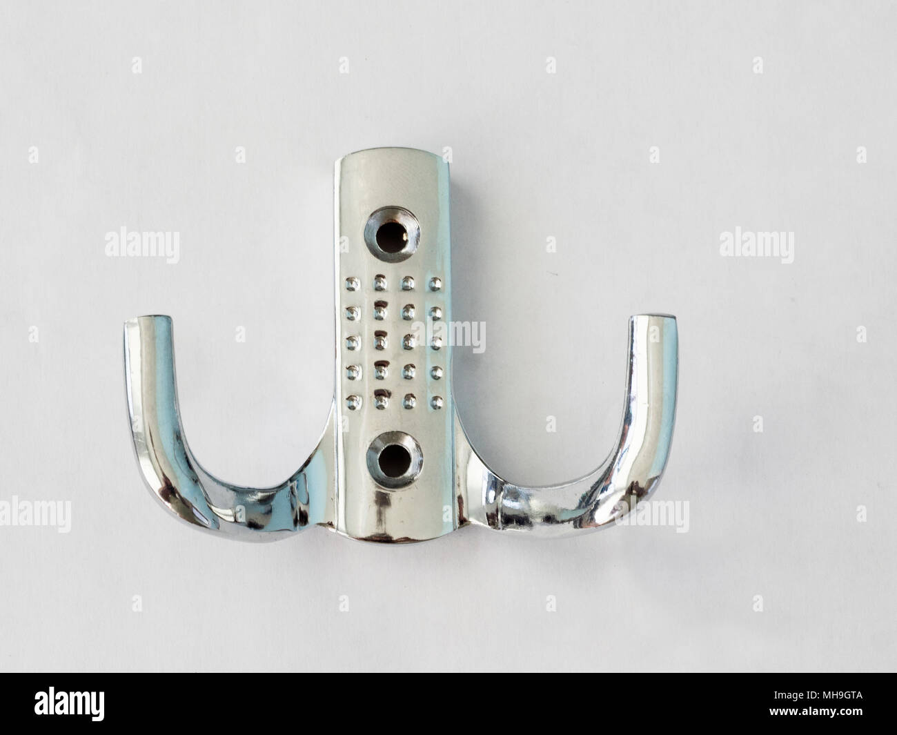 Handtuch Haken auf weißem Hintergrund Stockfoto