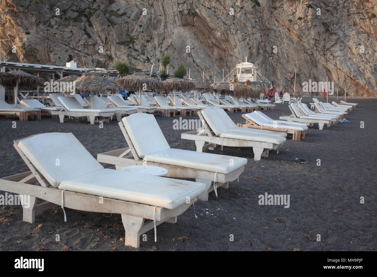 Griechische paralia auf Santorini in Perissa Stockfoto