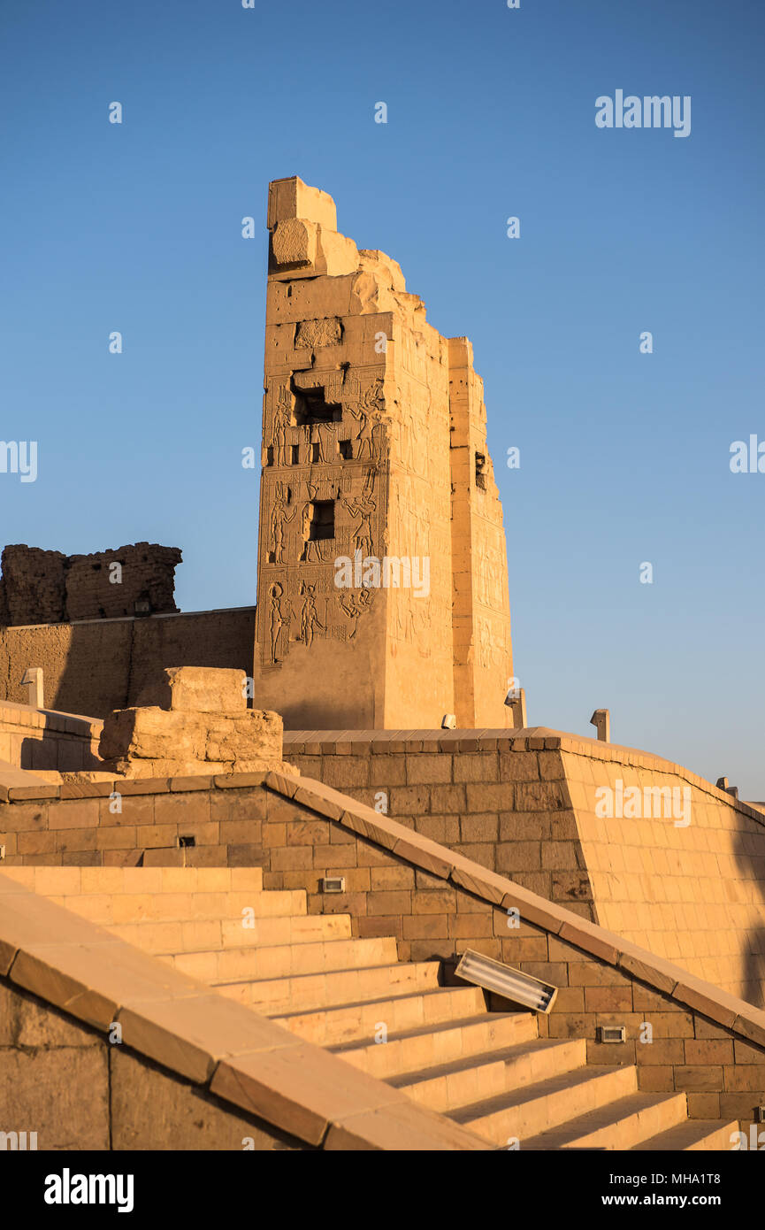 Tempel von Kom Ombo, einem Tempel der ptolemäischen Dynastie, Kom Ombo, Ägypten. Es ist der Krokodilgott Sobek und die Falcon Gott Haroeris gewidmet Stockfoto