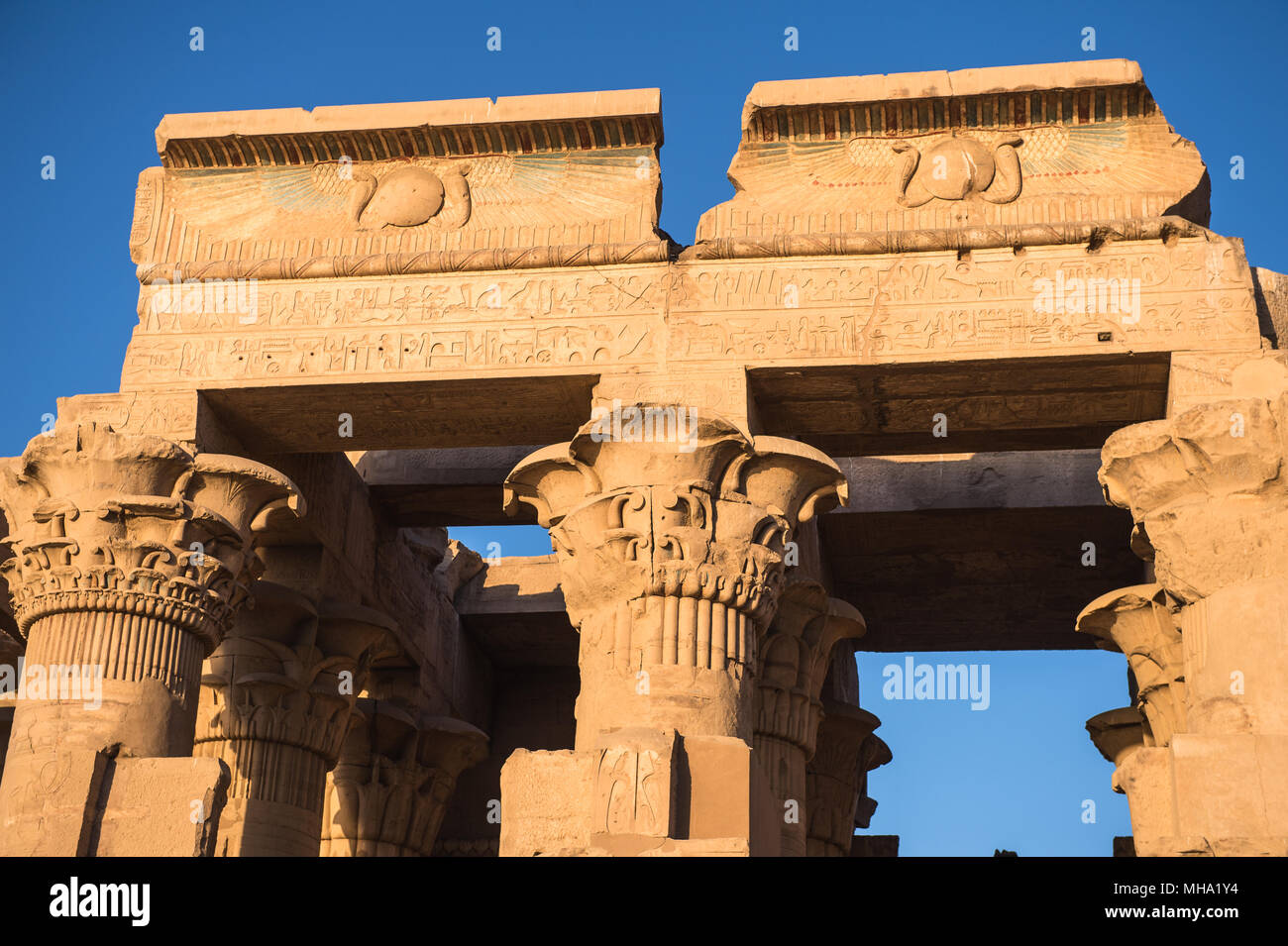 Tempel von Kom Ombo, einem Tempel der ptolemäischen Dynastie, Kom Ombo, Ägypten. Es ist der Krokodilgott Sobek und die Falcon Gott Haroeris gewidmet Stockfoto