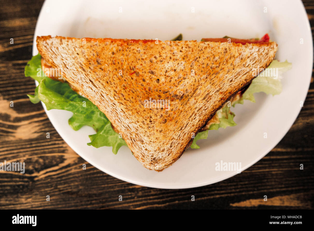 Blick von oben auf die Triangle Sandwich auf Platte Stockfoto