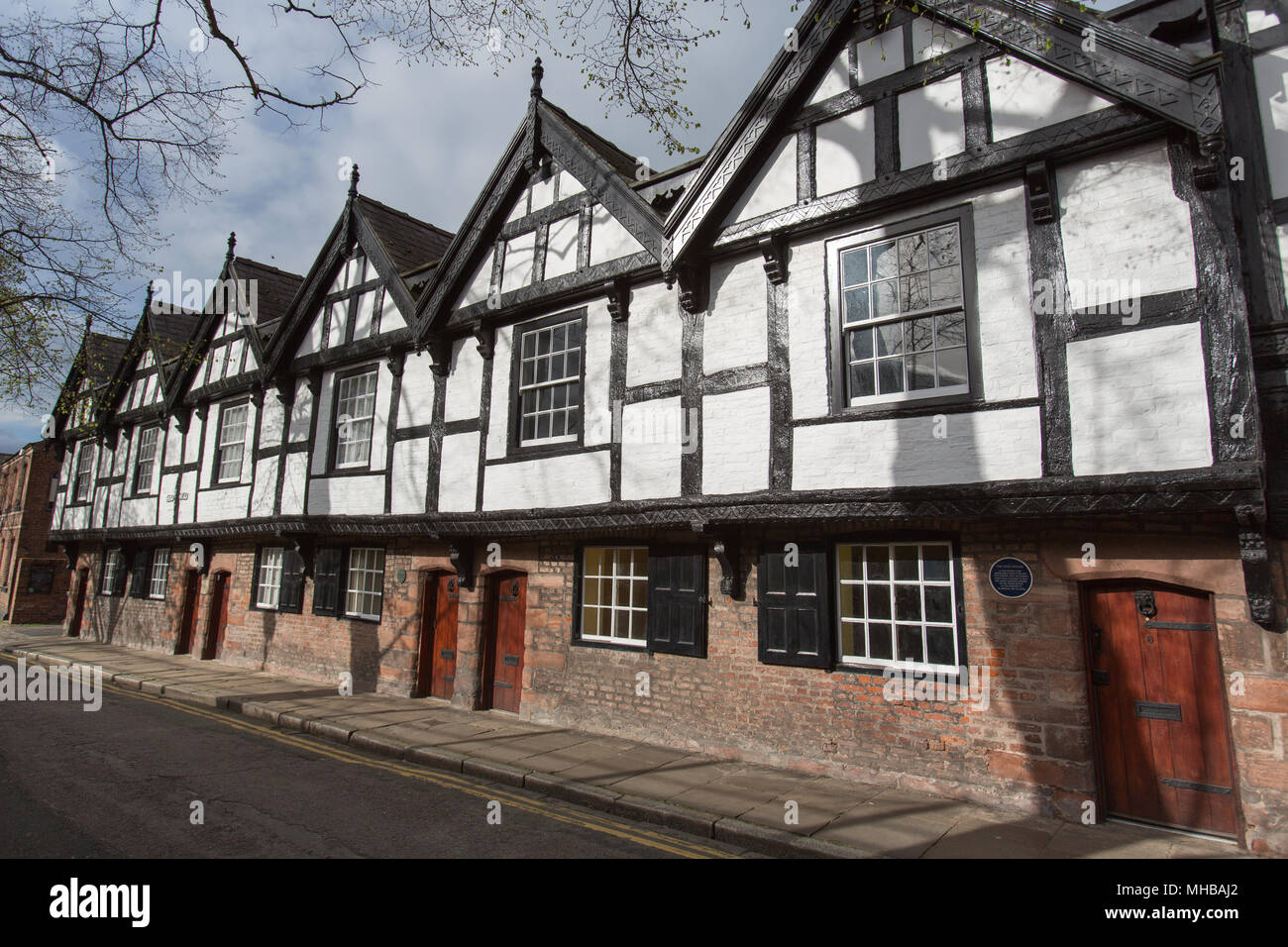 Stadt Chester, England. Malerische Ansicht des Denkmalgeschützten neun Häuser auf Chester Park Street. Stockfoto