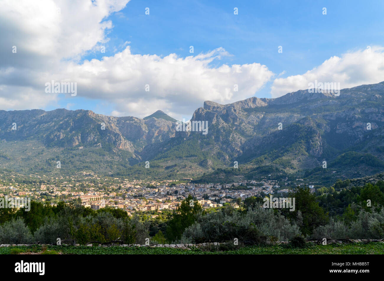 Blick auf Soller, Mallorca, Spanien, vom Bahnhof Stockfoto