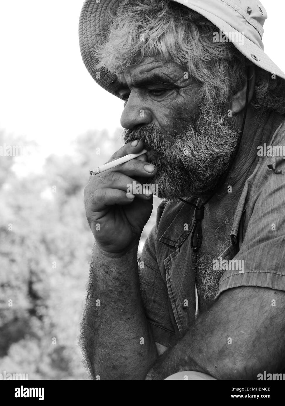 Portrait von türkischen Nomad Rauchen Stockfoto