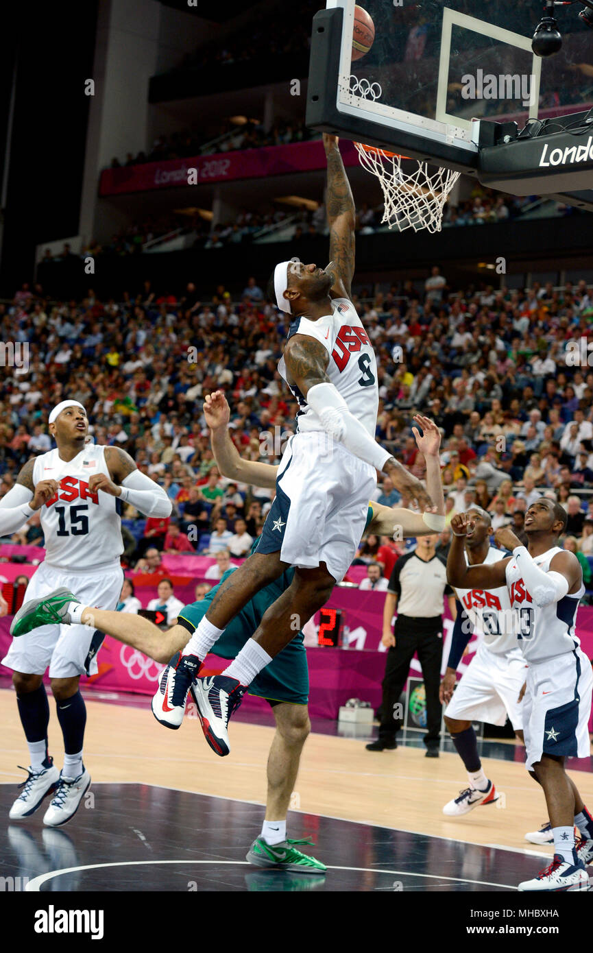 LeBron James in Aktion während des US-Viertelfinalspiels Männer Basketball gegen Australien bei den Olympischen Spielen in London 2012 Stockfoto