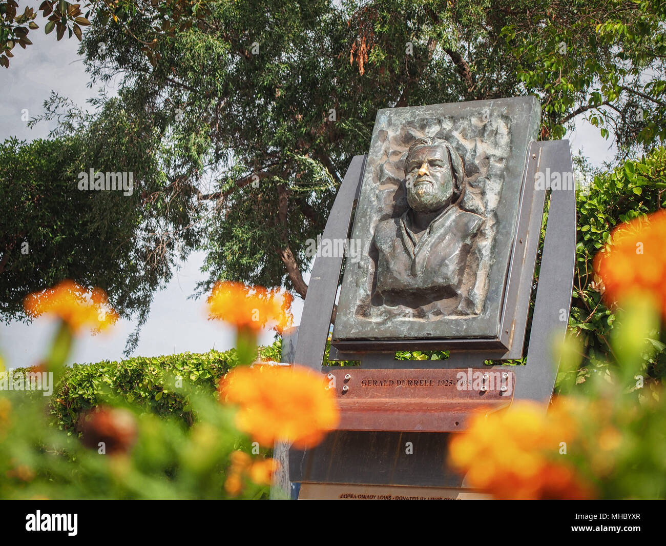Korfu, Griechenland - 11. SEPTEMBER 2017: Gerald Durrell Denkmal im Stadtpark. Er war ein britischer Naturforscher, Tierpfleger, Naturschützer, Autor und televi Stockfoto
