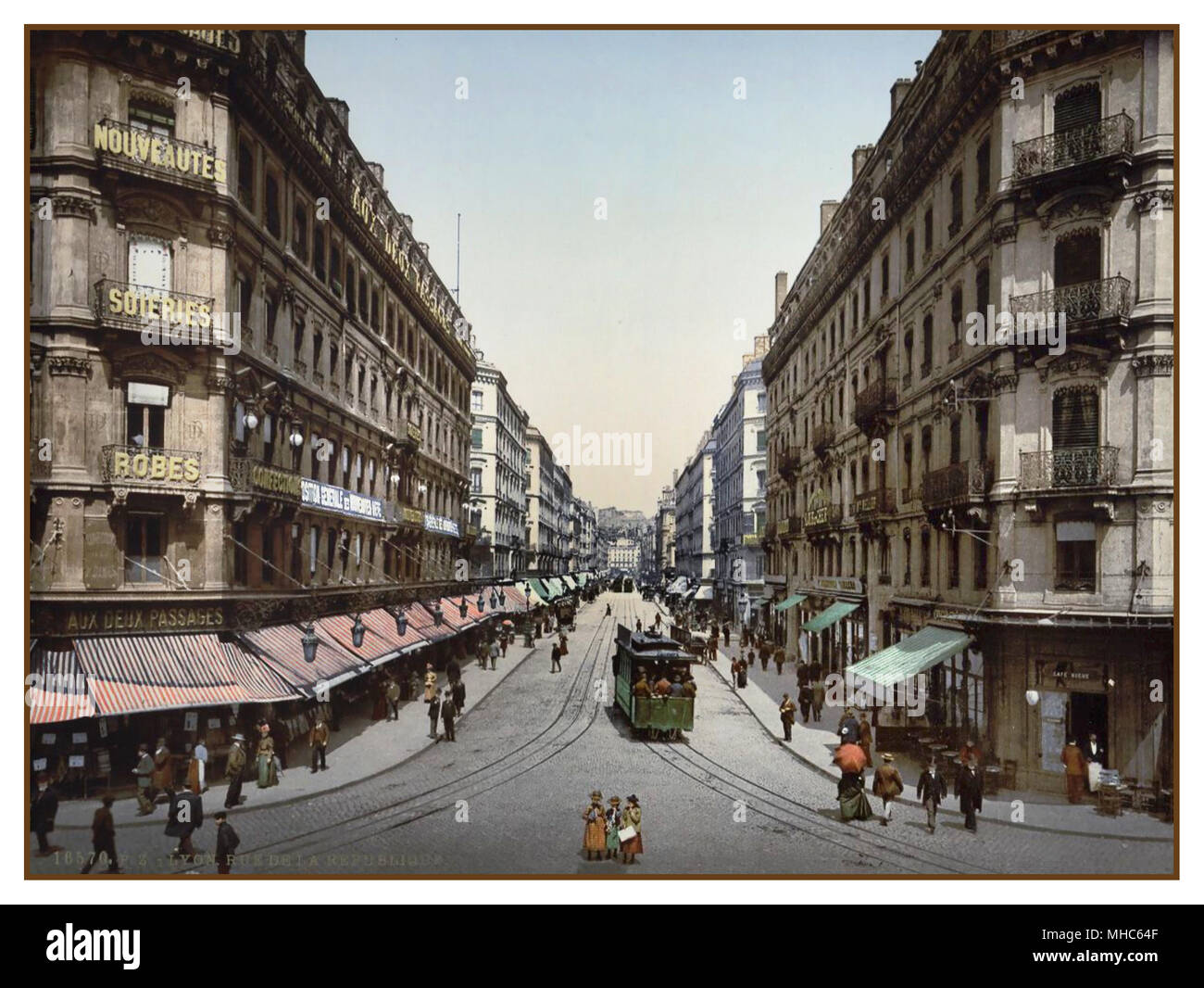 LYON Frankreich 1890 s-1900 Vintage historischen Farbe Frankreich Photocrom. Farblithografie technik Rue de la Republik, Lyon, Frankreich Stockfoto
