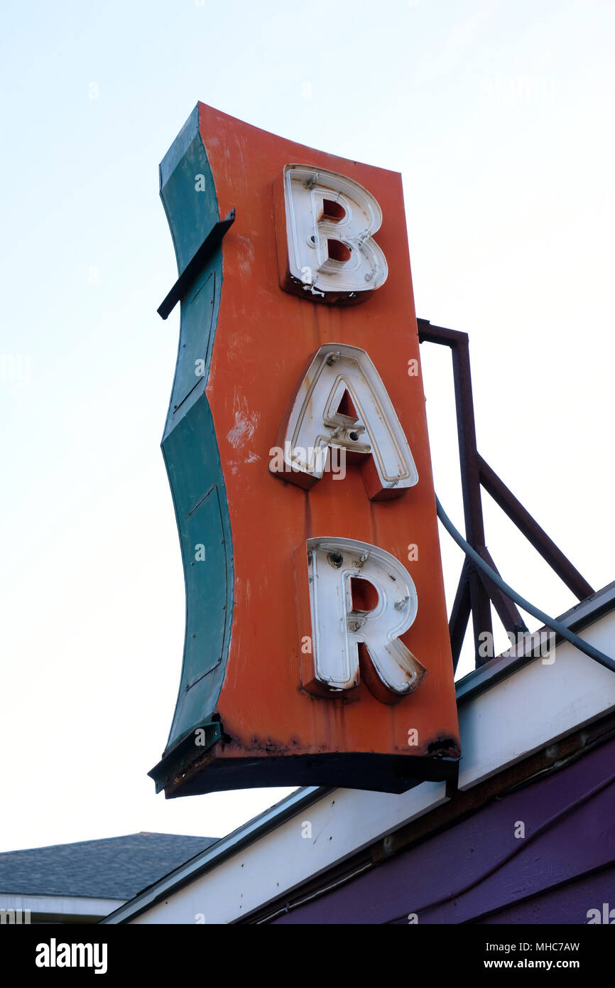 Alte Neon Bar anmelden. Stockfoto