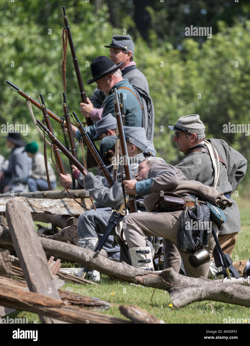 Bürgerkrieg reenactors in Aktion am Hund Insel reenactment Event in Red Bluff, Kalifornien. Stockfoto