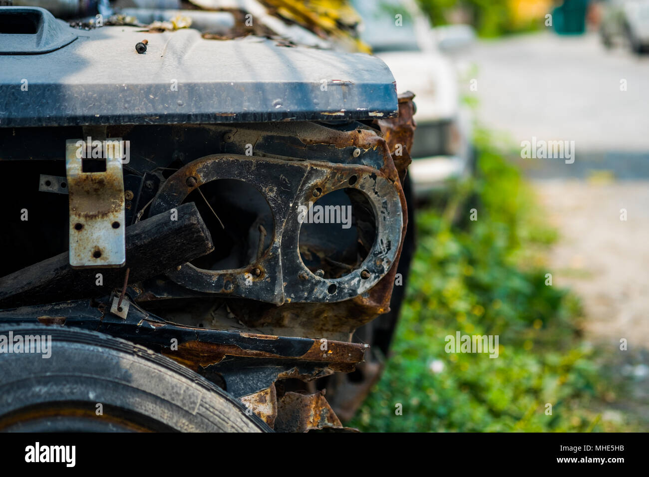 Ein Teil der alten Autowrack im Friedhof, selektive konzentrieren. Stockfoto