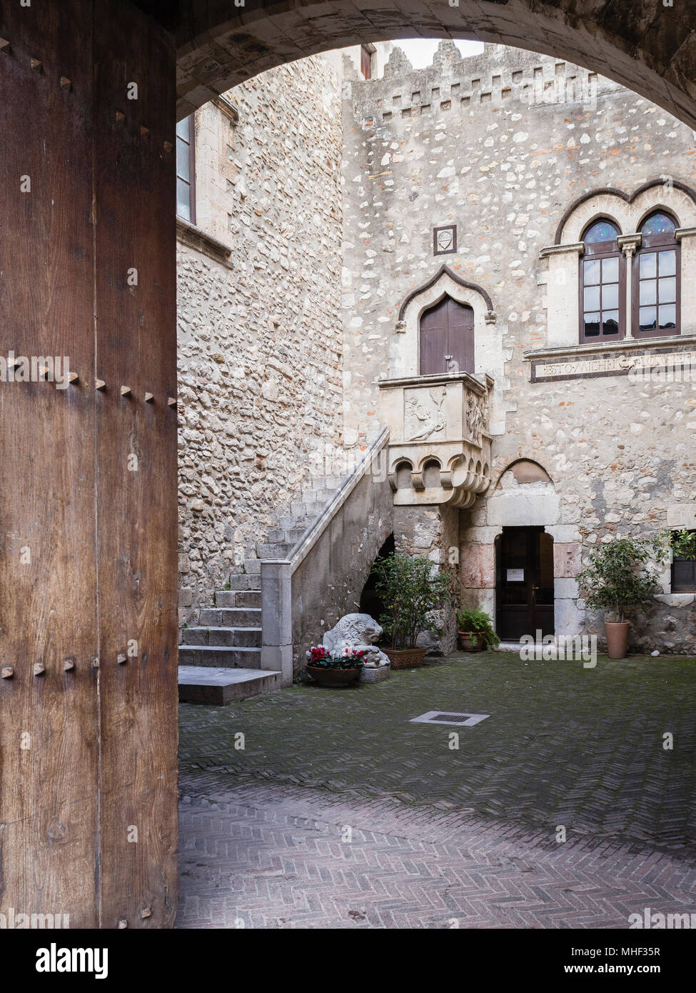 Palazzo Corvaia in Taormina, Sizilien. Stockfoto