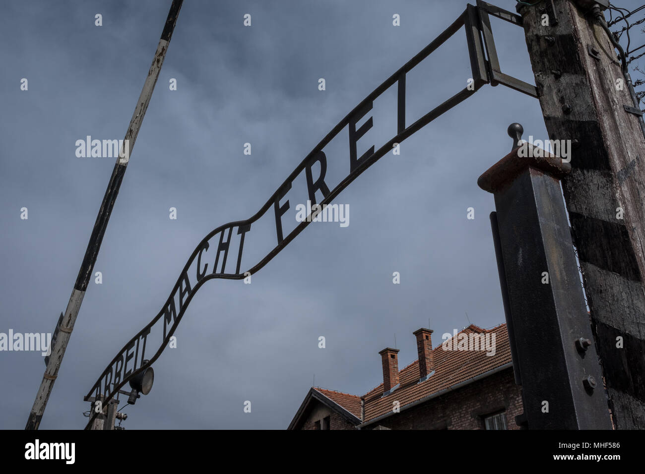 Auschwitz, Polen. Eingang der nationalsozialistischen Konzentrationslager Auschwitz 1 zeigt das historische Tor mit Schild, Arbeit macht frei - Arbeit macht frei Stockfoto