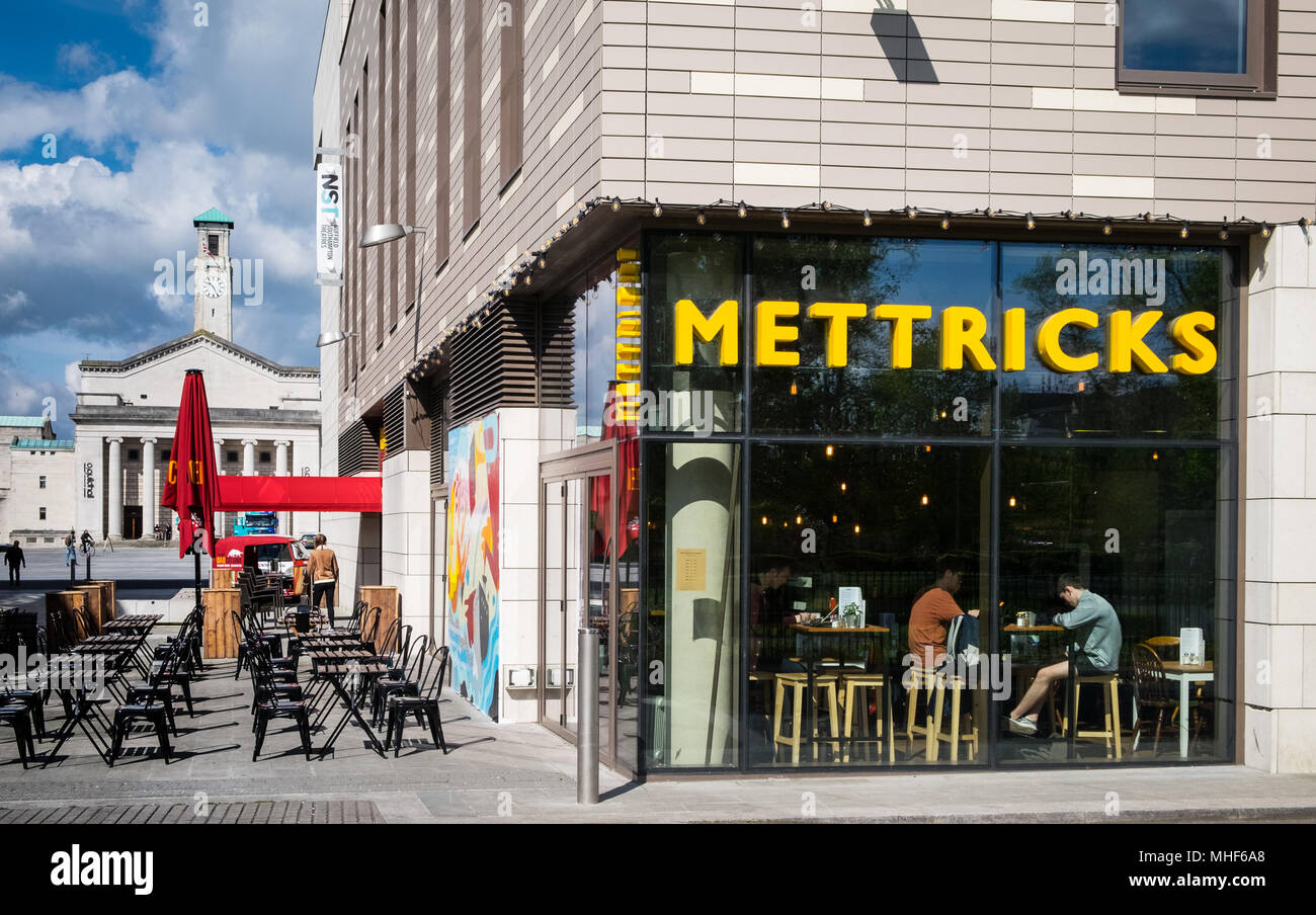 Mettricks Coffee Shop in Guildhall Square Southampton Stockfoto