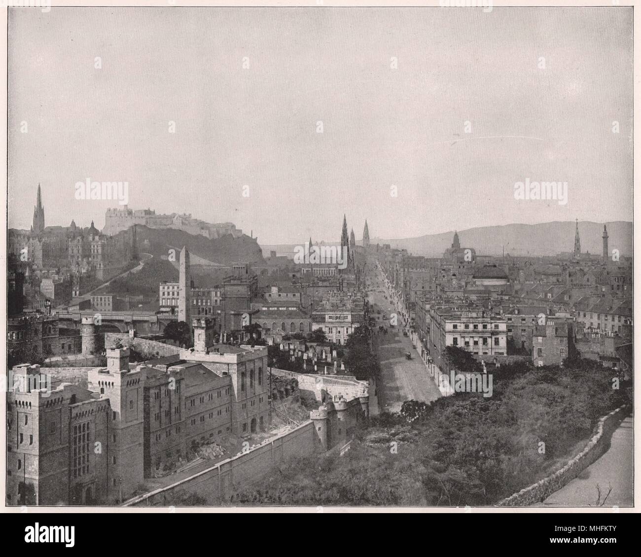 Edinburgh und das Scott Monument - kein weiteres Kapital in Europa speichern Athen, die es etwas ähnelt, vergleicht mit Edinbur... Stockfoto