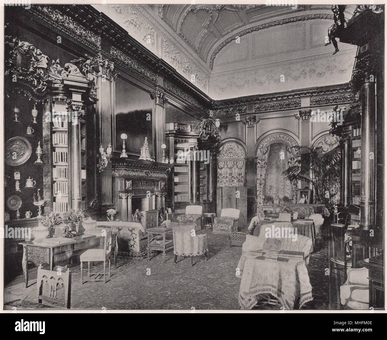 Die Morning-Room am Tring bietet ein gutes Beispiel für den modernen Geschmack in den reichen Möbel, in einer Umgebung von 17 gerahmt - Cent... Stockfoto