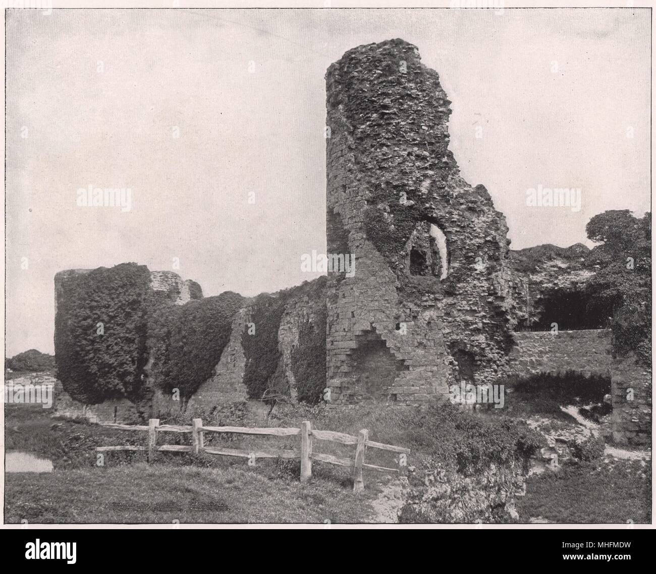 Pevensey Castle, nach den besten Behörden, steht auf der Jetzt unauffindbar bleibt der einst großen Stadt Anderida, t ... Stockfoto