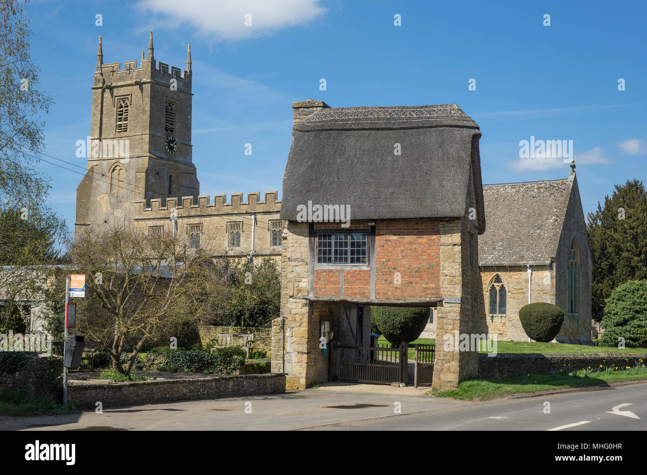 England, Warwickshire, Long Compton Kirche & Lych gate Stockfoto