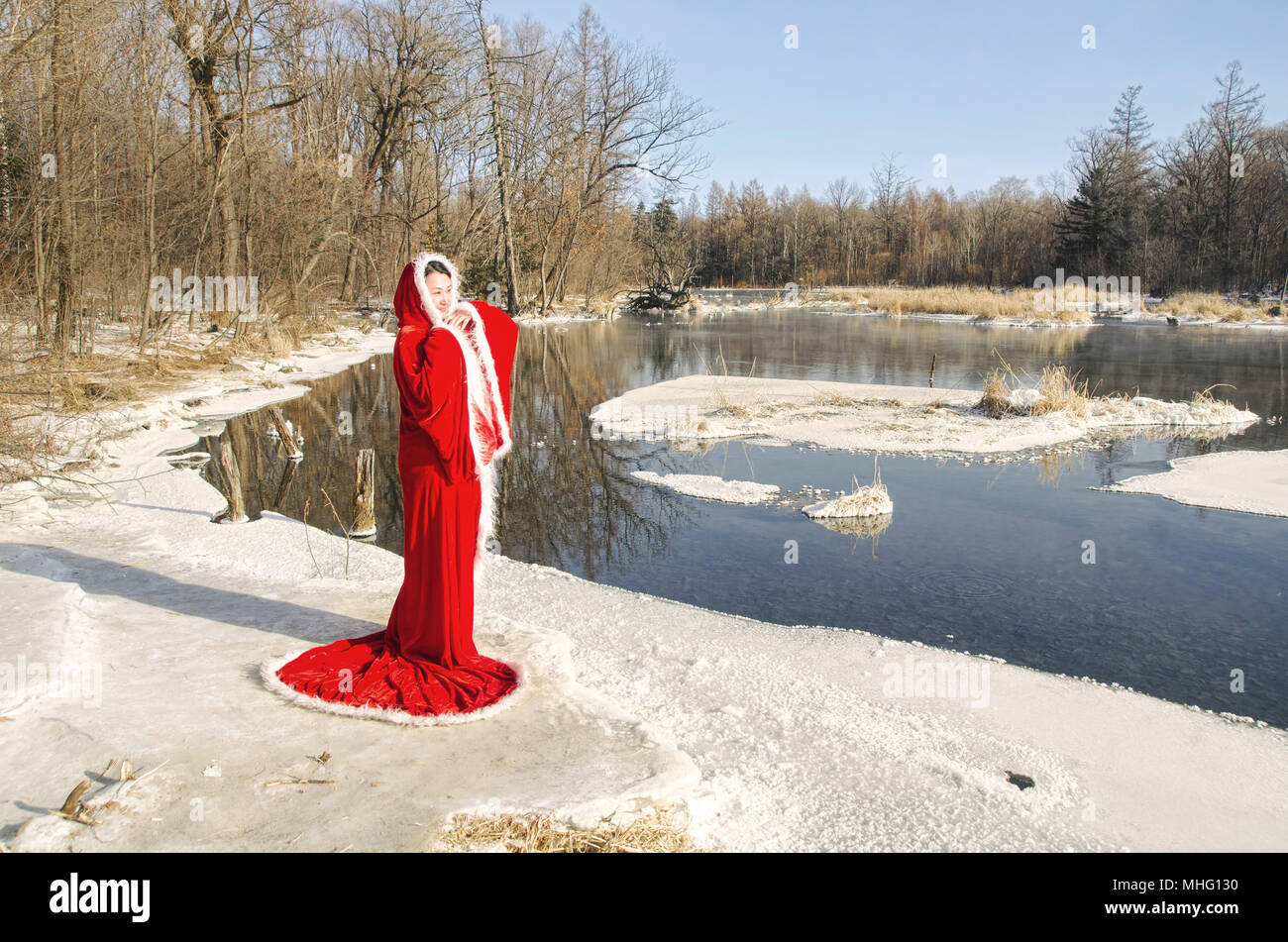 Red Lady in der "bösen Welt" (Mojie Scenic Area) Stockfoto