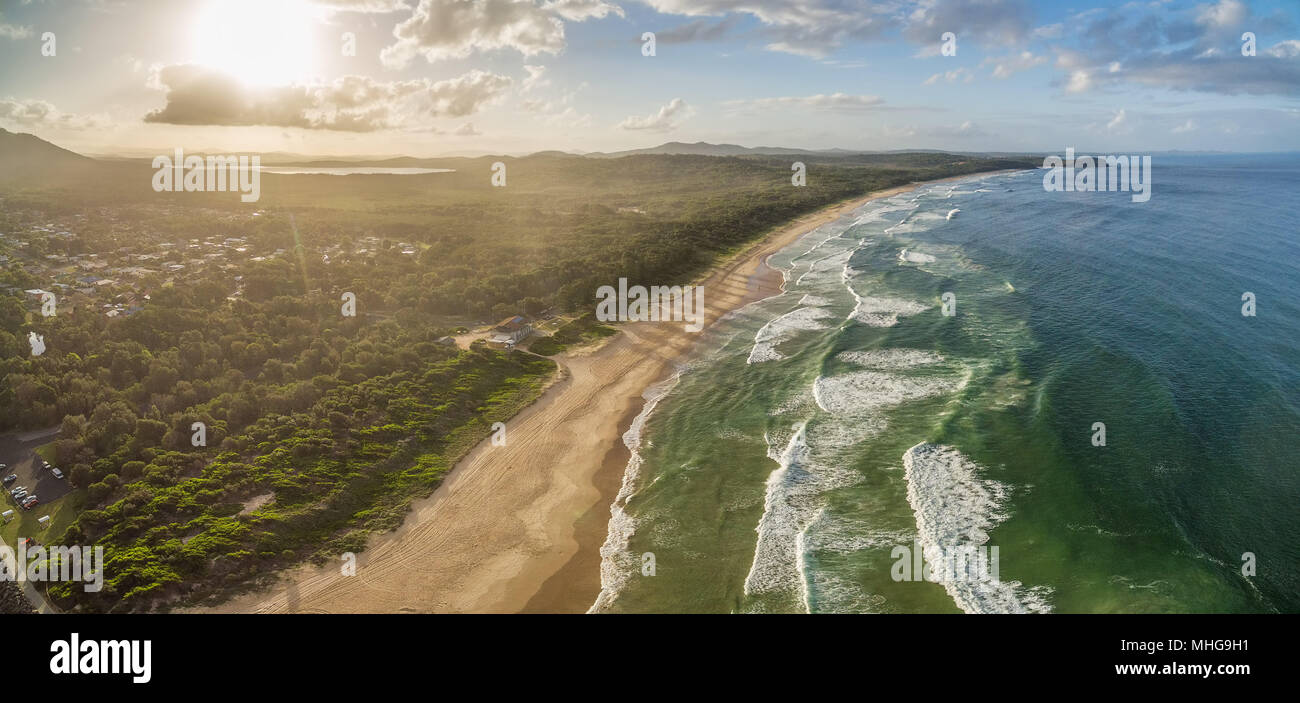 Antenne Landschaft der Ozean Küste bei Sonnenuntergang in Australien Stockfoto