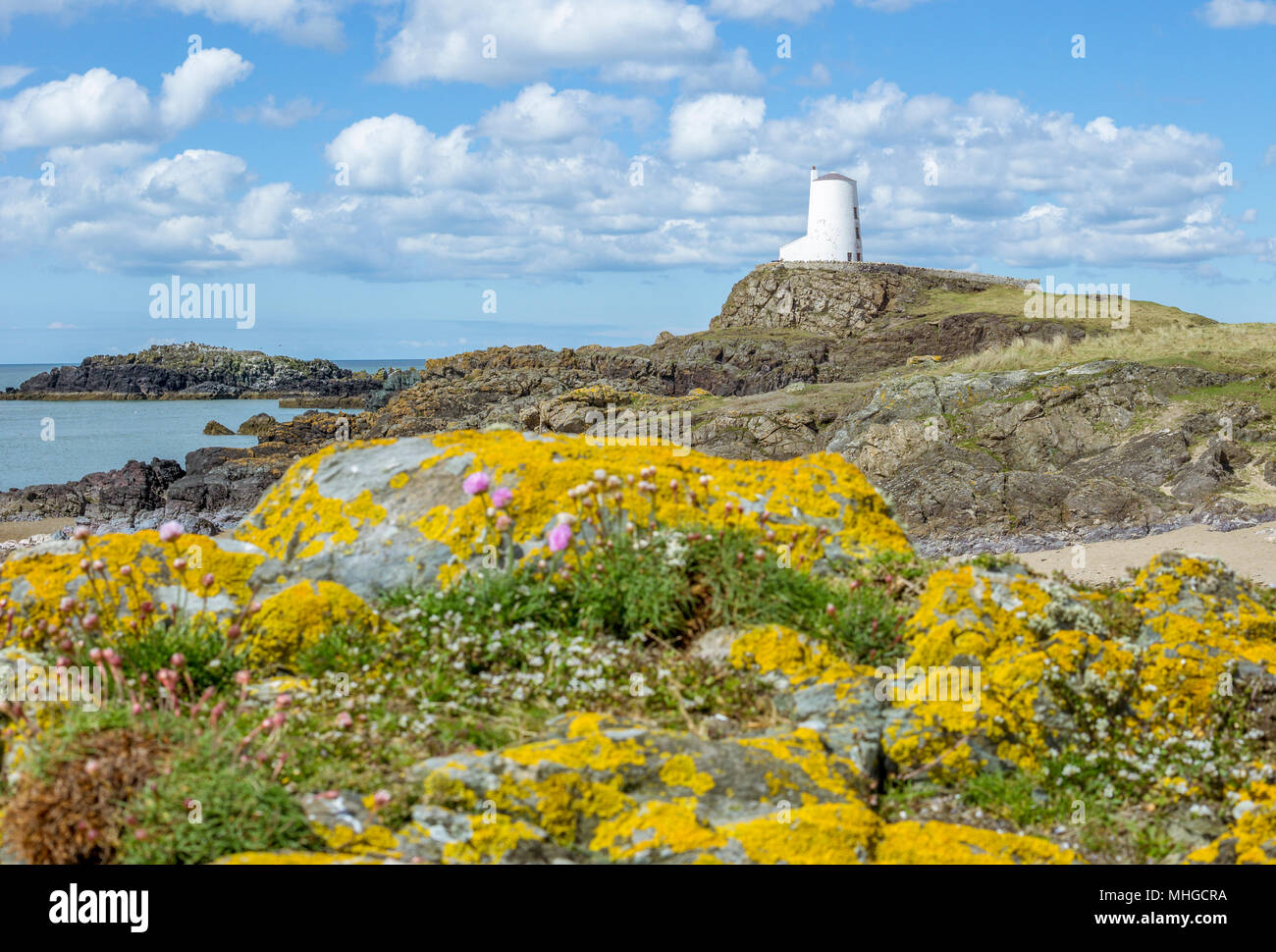 Twr Mawr Leuchtturm auf llanddwyn Island, Anglesey als malerischen Hintergrund. Stockfoto