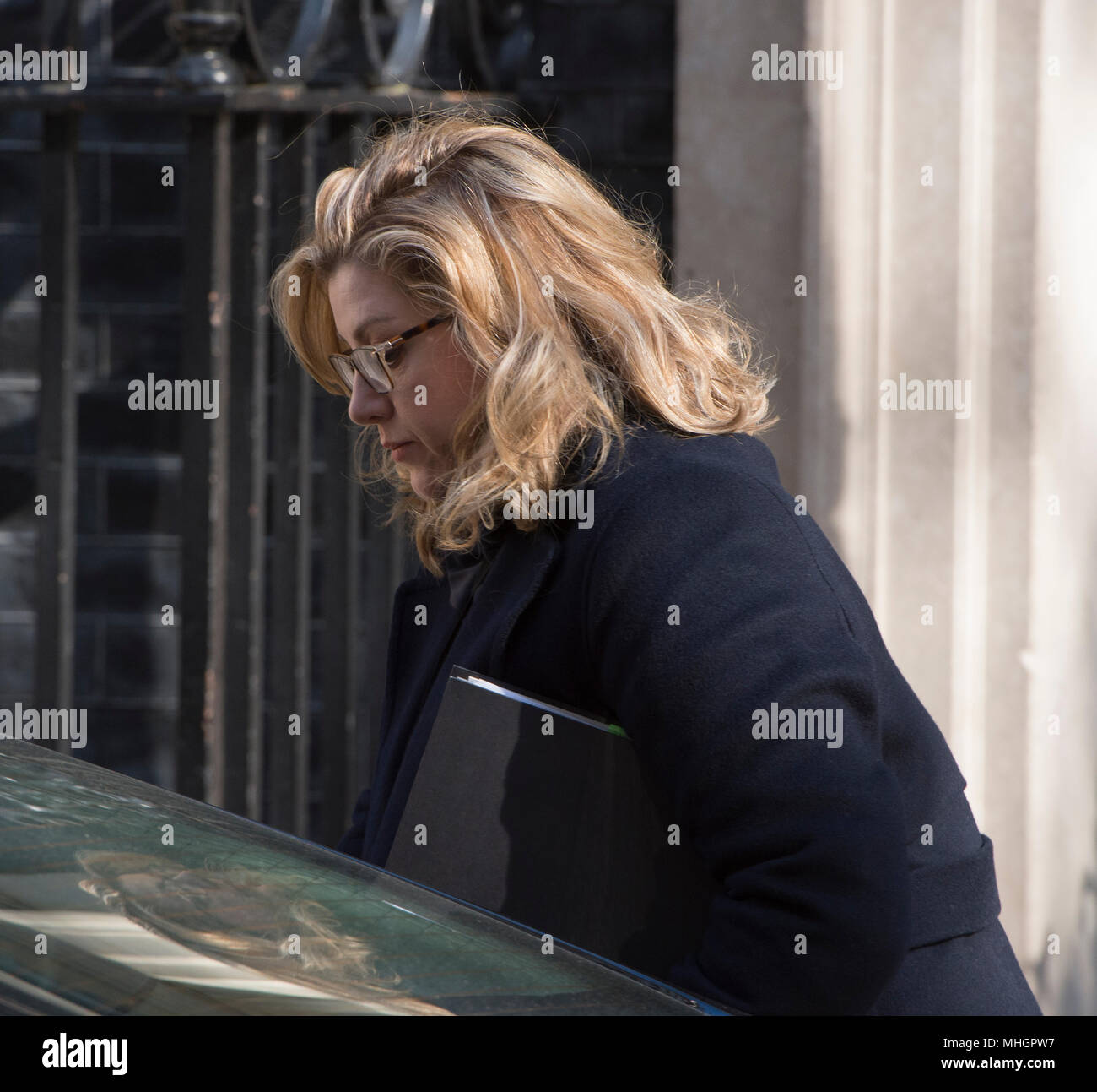 Downing Street, London, UK. 1. Mai 2018. Penny Mordaunt, Minister für Internationale Entwicklung, Ministerin für Frauen und Gleichstellung, kommt in der Downing Street für die wöchentliche Kabinettssitzung. Credit: Malcolm Park/Alamy Leben Nachrichten. Stockfoto