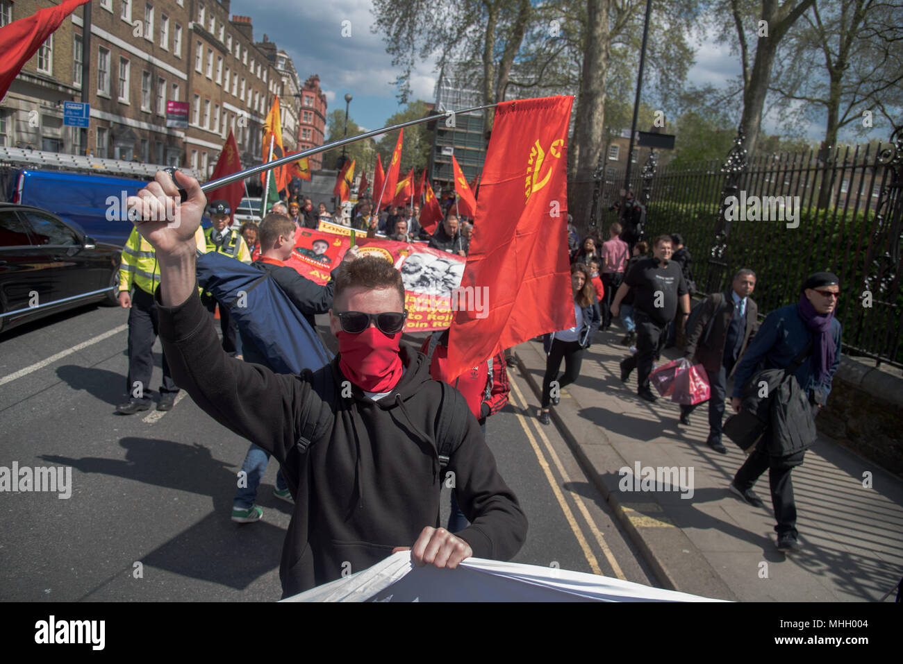 London, Großbritannien. Mai, 2018. Der jährliche Tag der März und Kundgebung zum 1. Mai 2018 in London. Tausende von Menschen in London Mai Tag März und Kundgebung auf dem Trafalgar Square. Seit 1890 Mai Tag gefeiert hat in der ganzen Welt als Tag der Solidarität der Arbeiterklasse. In vielen Ländern Veranstaltungen statt, am 1. Mai, sondern in Newcastle im März und Rallye hat für viele Jahre auf dem Samstag der frühen May Bank Holiday Wochenende statt. Credit: Siehe Li/Alamy leben Nachrichten Stockfoto