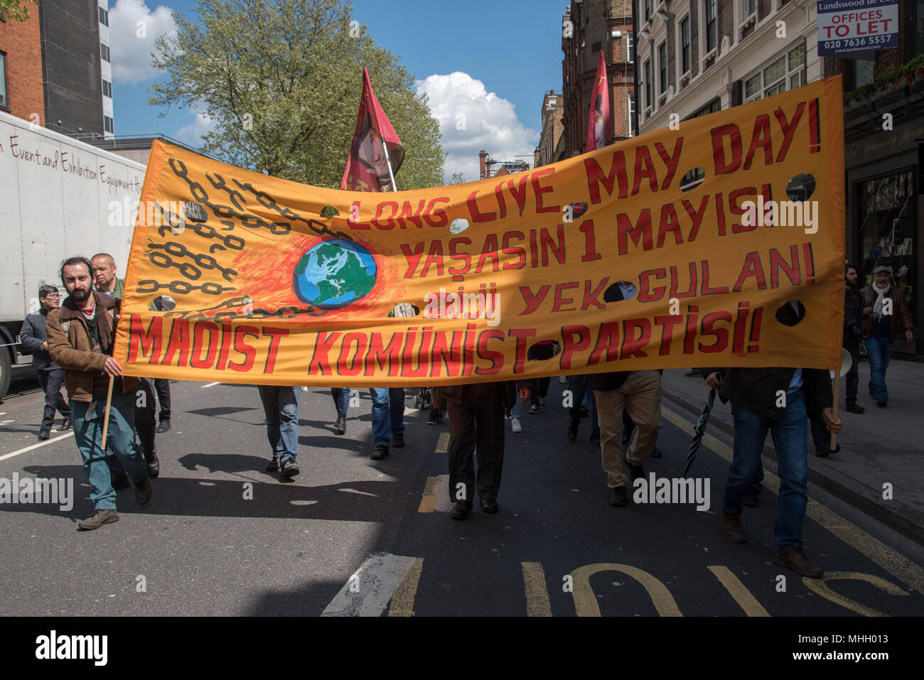 London, Großbritannien. Mai, 2018. Der jährliche Tag der März und Kundgebung zum 1. Mai 2018 in London. Tausende von Menschen in London Mai Tag März und Kundgebung auf dem Trafalgar Square. Seit 1890 Mai Tag gefeiert hat in der ganzen Welt als Tag der Solidarität der Arbeiterklasse. In vielen Ländern Veranstaltungen statt, am 1. Mai, sondern in Newcastle im März und Rallye hat für viele Jahre auf dem Samstag der frühen May Bank Holiday Wochenende statt. Credit: Siehe Li/Alamy leben Nachrichten Stockfoto