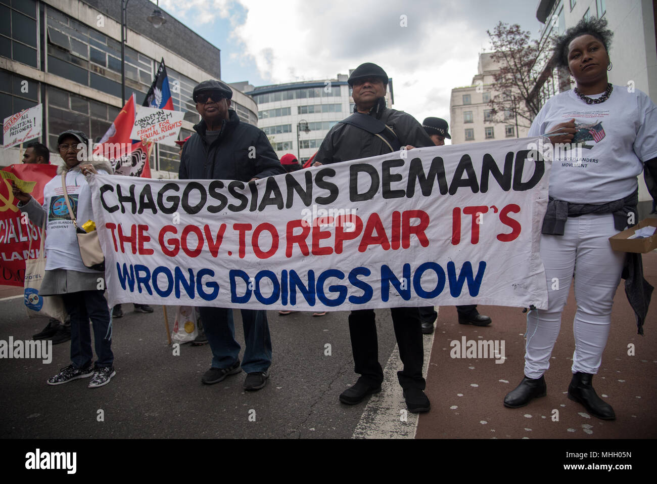 London, Großbritannien. Mai, 2018. Der jährliche Tag der März und Kundgebung zum 1. Mai 2018 in London. Tausende von Menschen in London Mai Tag März und Kundgebung auf dem Trafalgar Square. Seit 1890 Mai Tag gefeiert hat in der ganzen Welt als Tag der Solidarität der Arbeiterklasse. In vielen Ländern Veranstaltungen statt, am 1. Mai, sondern in Newcastle im März und Rallye hat für viele Jahre auf dem Samstag der frühen May Bank Holiday Wochenende statt. Credit: Siehe Li/Alamy leben Nachrichten Stockfoto