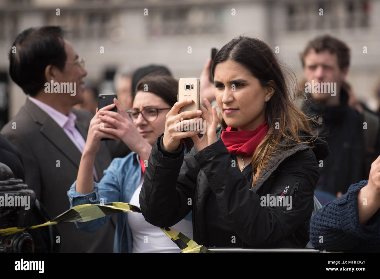London, Großbritannien. Mai, 2018. Der jährliche Tag der März und Kundgebung zum 1. Mai 2018 in London. Tausende von Menschen in London Mai Tag März und Kundgebung auf dem Trafalgar Square. Seit 1890 Mai Tag gefeiert hat in der ganzen Welt als Tag der Solidarität der Arbeiterklasse. In vielen Ländern Veranstaltungen statt, am 1. Mai, sondern in Newcastle im März und Rallye hat für viele Jahre auf dem Samstag der frühen May Bank Holiday Wochenende statt. Credit: Siehe Li/Alamy leben Nachrichten Stockfoto