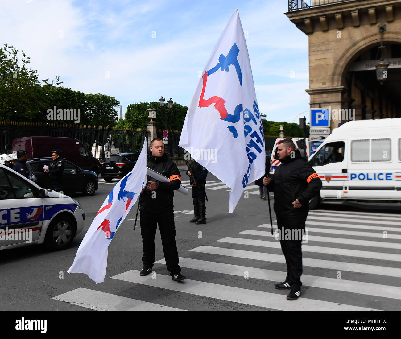 Paris, Frankreich. Mai, 2018. Jean-Marie Le Pen an der Statue von Jeanne d'Arc während einem Tag in Paris, Frankreich Am 1. Mai 2018 Quelle: Avenir Bilder/Alamy leben Nachrichten Stockfoto