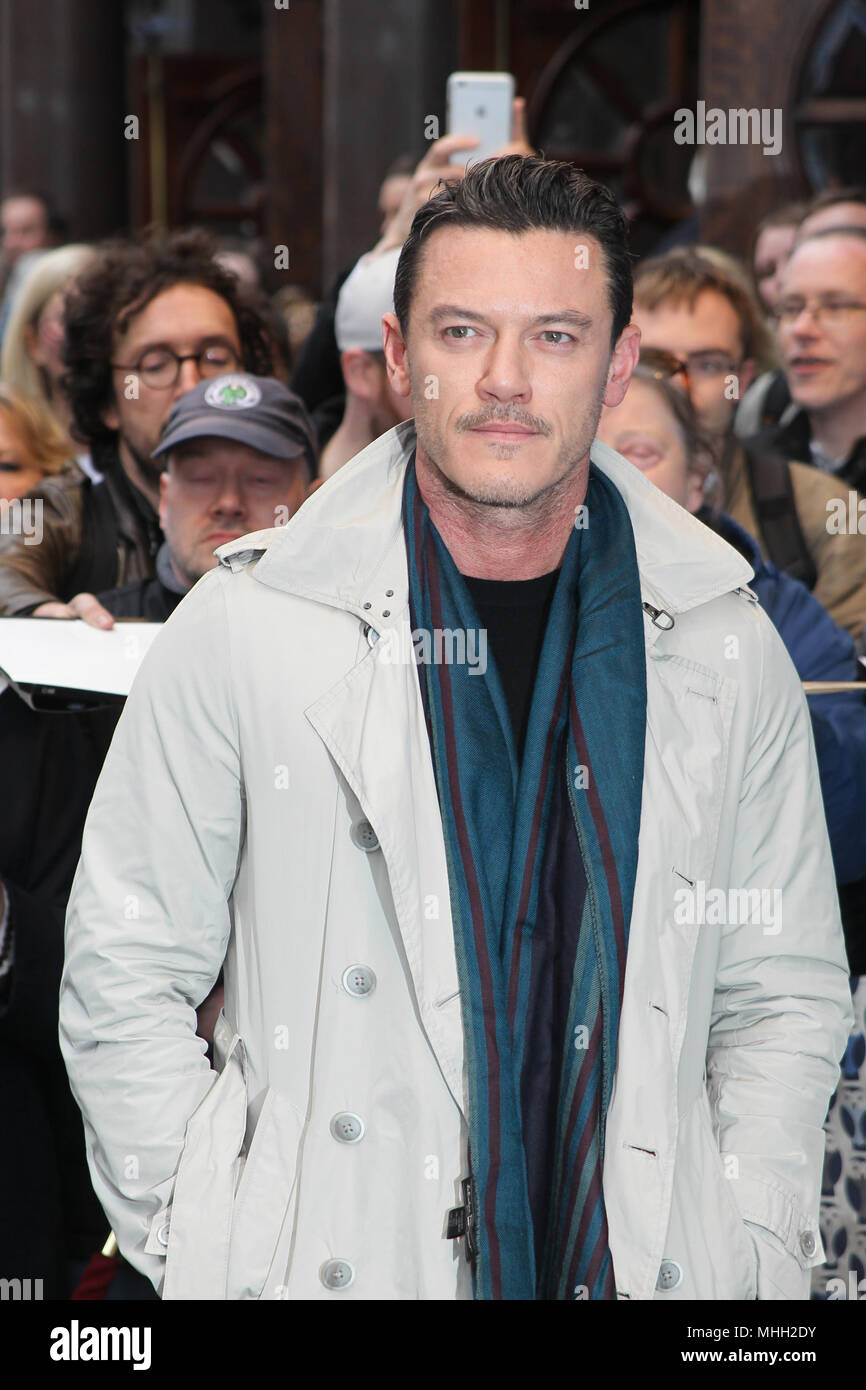 London, UK, 1. Mai, 2018. Luke Evans besucht Schach musikalische öffnung Nacht im London Coliseum Stockfoto