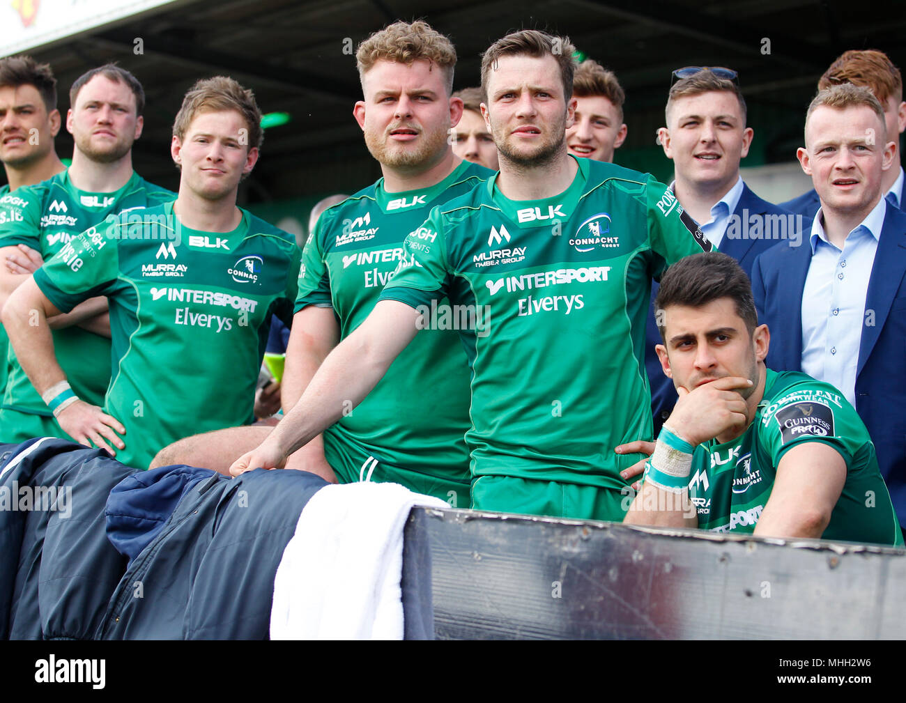 Sportplatz Galway, Galway, Irland. 28 Apr, 2018. Guinness Pro 14 Rugby, Connacht, Leinster; Connacht Spieler warten auf den Schlusspfiff nach einem über Leinster Credit: Aktion plus Sport/Alamy Live News win Stockfoto