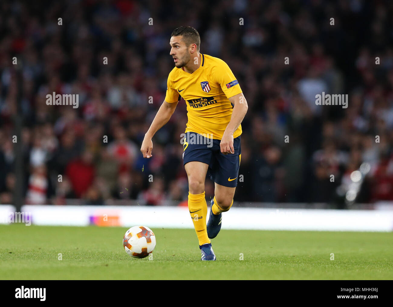 Emirates Stadium, London, UK. 26 Apr, 2018. UEFA Europa League Fußball, Halbfinale, 1 Bein, Arsenal gegen Atletico Madrid; Koke von Atletico Madrid am Ball Quelle: Aktion plus Sport/Alamy leben Nachrichten Stockfoto